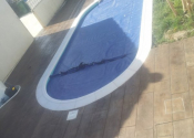 bordure de piscine